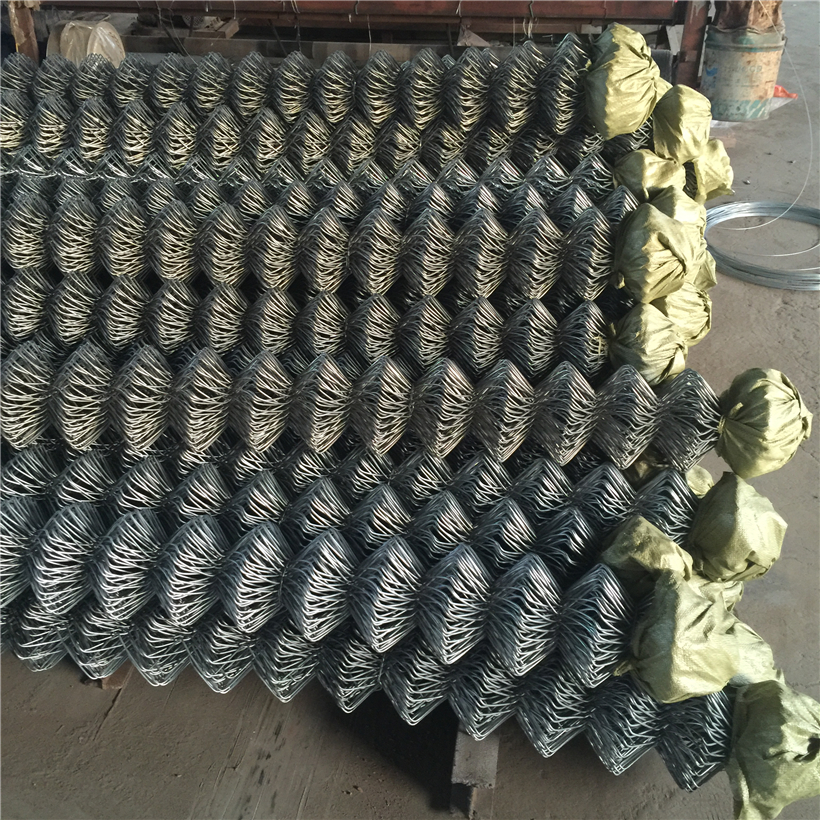 昆明邊坡防護內(nèi)掛網(wǎng)圖片3